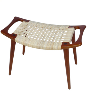 Low Stool Quintessential - Style 02